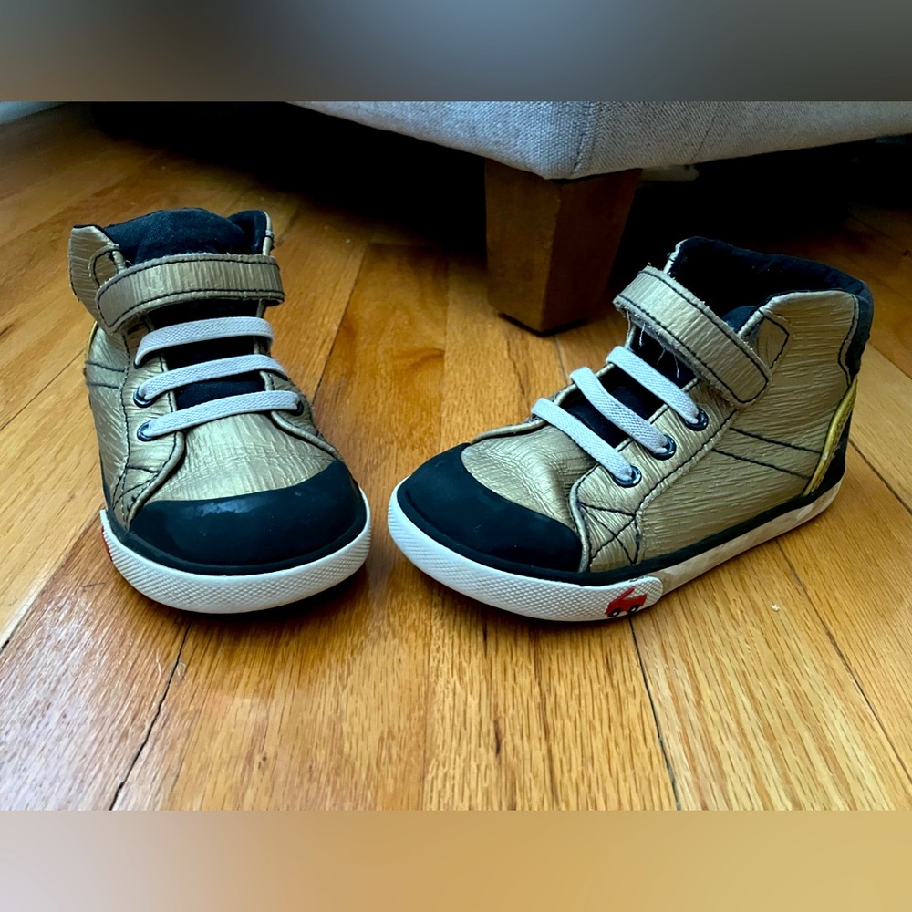 GOLD color See Kai Run size 9 Toddler/ Little Kid Stylish Hi-top Sneakers PLAY